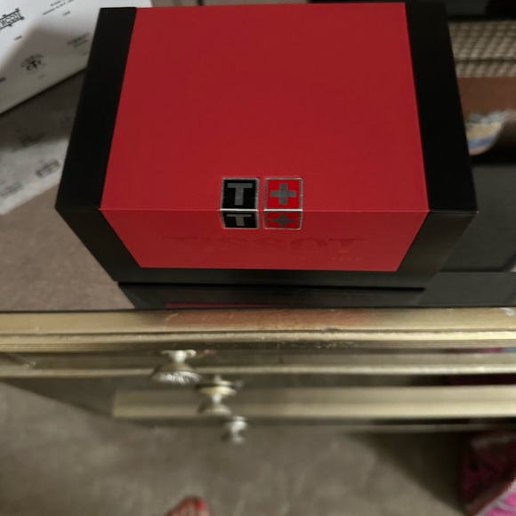 Tissot T-Trend Women's Watch Model T090.310.16.126.00. - Picture 4 of 11